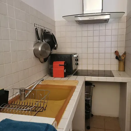 Logement Climatise En Plein Centre D'ajaccio, A 3mn De La Plage, Proche De Toutes Commodites Appartement *