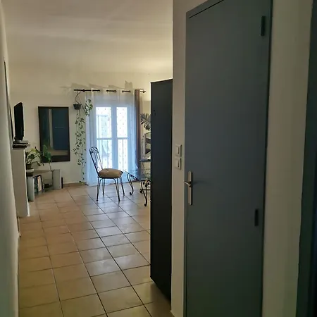 Appartement Logement Climatise En Plein Centre D'ajaccio, A 3mn De La Plage, Proche De Toutes Commodites