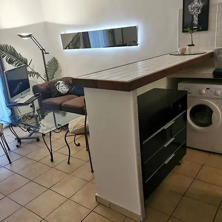 Logement Climatise En Plein Centre D'ajaccio, A 3mn De La Plage, Proche De Toutes Commodites Appartement