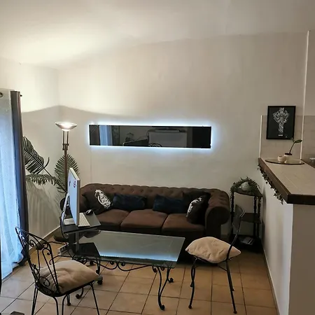 Appartement Logement Climatise En Plein Centre D'ajaccio, A 3mn De La Plage, Proche De Toutes Commodites