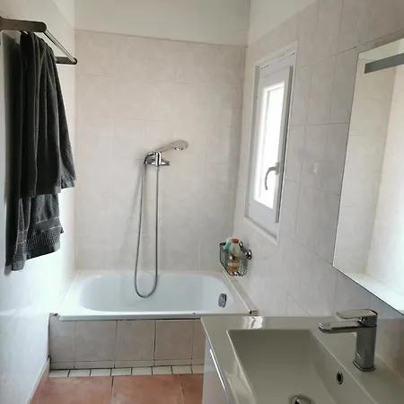 Logement Climatise En Plein Centre D'ajaccio, A 3mn De La Plage, Proche De Toutes Commodites Apartment *