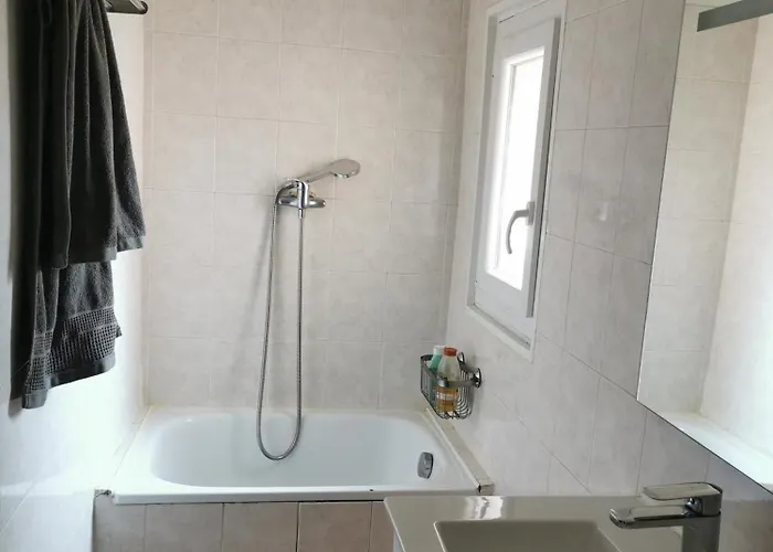 Logement Climatise En Plein Centre D'ajaccio, A 3mn De La Plage, Proche De Toutes Commodites Apartment *